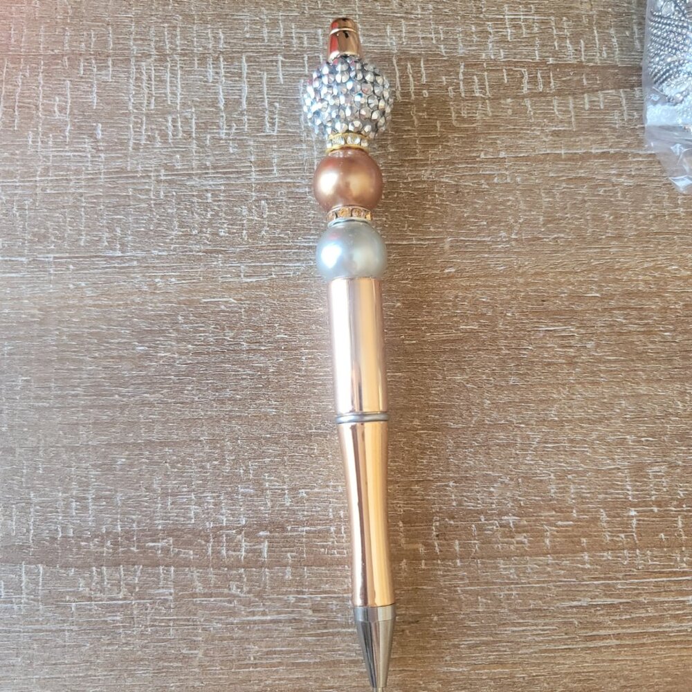 Unique Bling styled beaded pen.  Black ink.  Brand new.  Handcrafted. - Picture 4 of 4